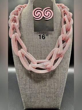 220. Pink Layered Statement Necklace
